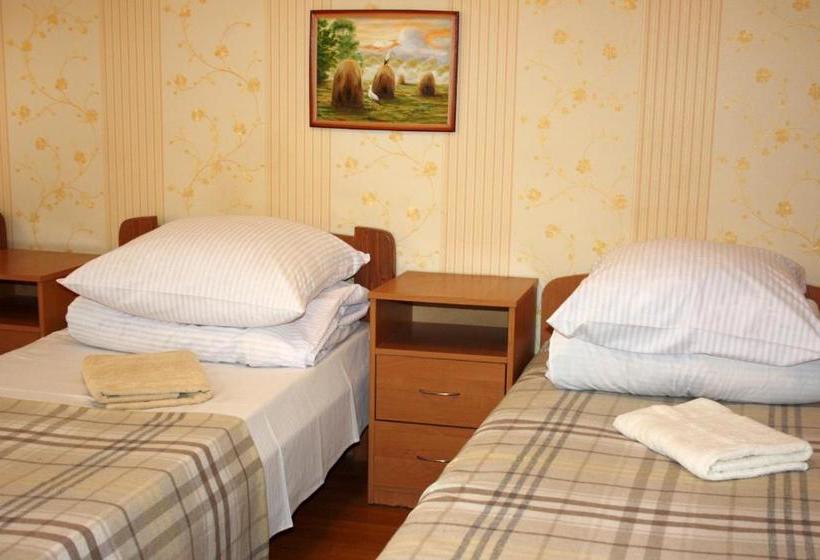 호스텔 Inn Khlibodarskiy
