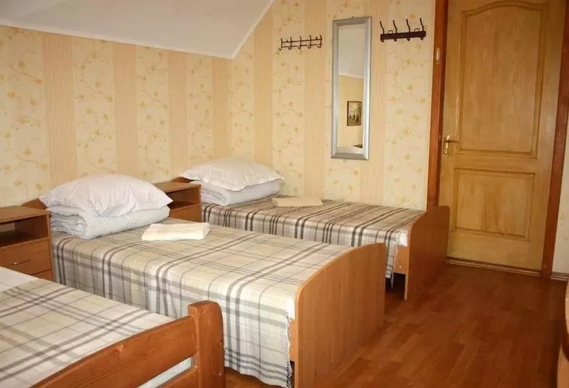 ユースホステル Inn Khlibodarskiy