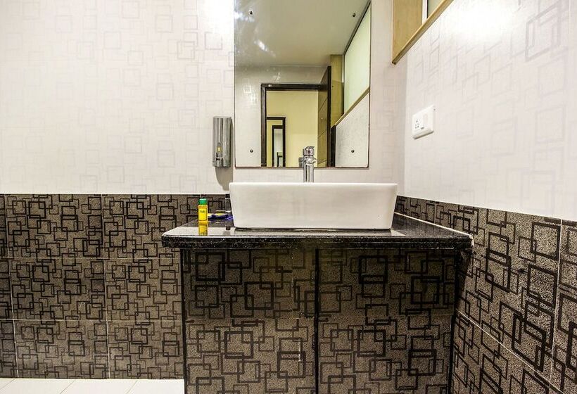 Fabhotel Airport Residency