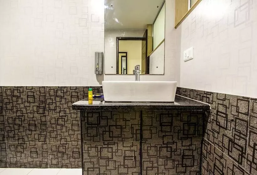 Fabhotel Airport Residency