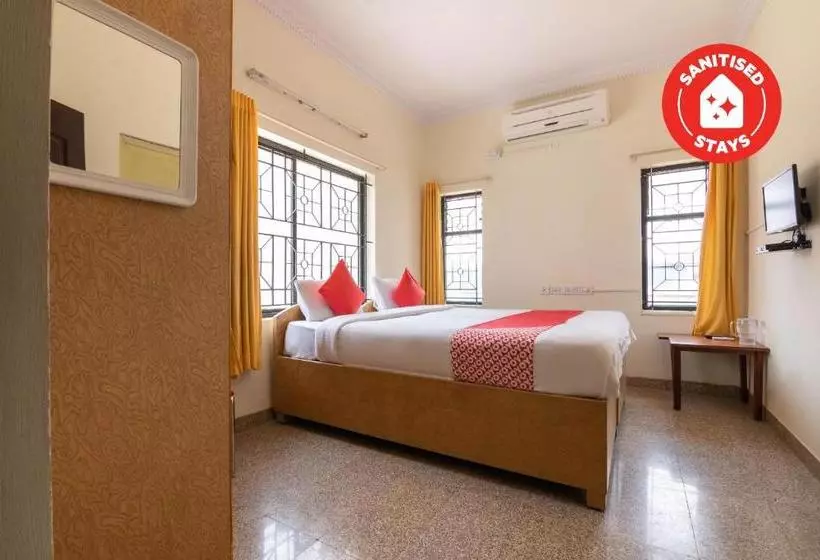 Hotelli Oyo 10242  Shelton Suites