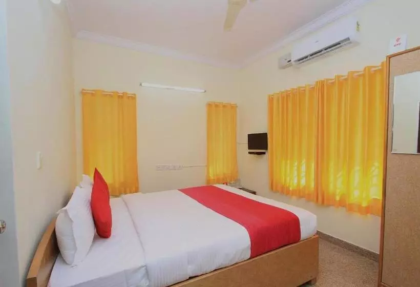 Hotelli Oyo 10242  Shelton Suites