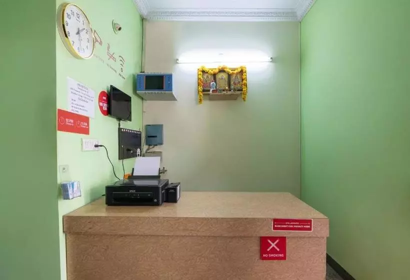 Hotelli Oyo 10242  Shelton Suites