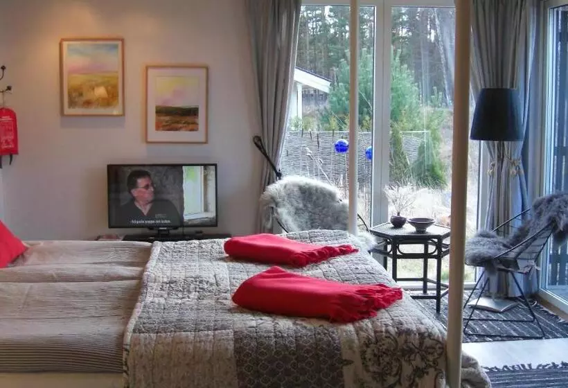 ペンション ängshyddan B&b