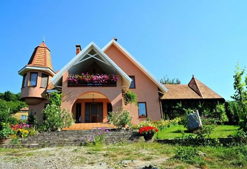 Majatalo Polychko Winehouse