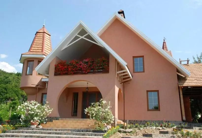 Majatalo Polychko Winehouse