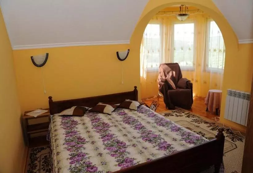 Majatalo Polychko Winehouse