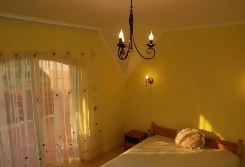 Majatalo Polychko Winehouse