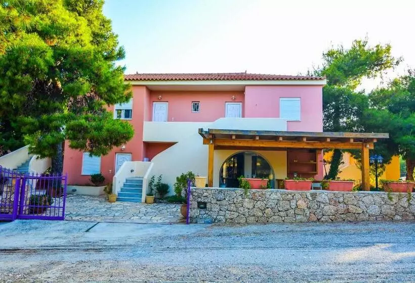 Epavlis Apartments