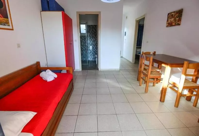 Epavlis Apartments