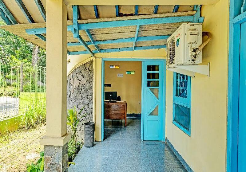 Hotel Spot On 2275 Omah Jm