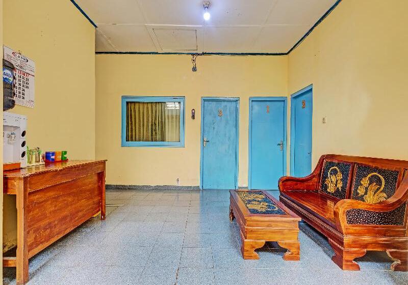 Hotel Spot On 2275 Omah Jm