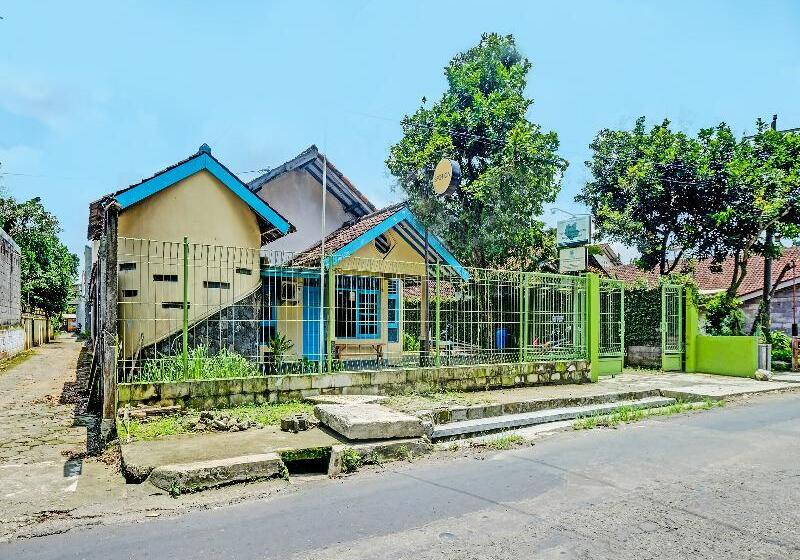 Hotel Spot On 2275 Omah Jm