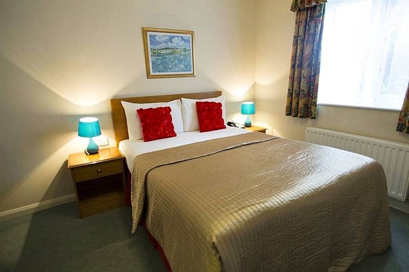 Flexistay Reading West Aparthotel - With Communal Kitchen Use