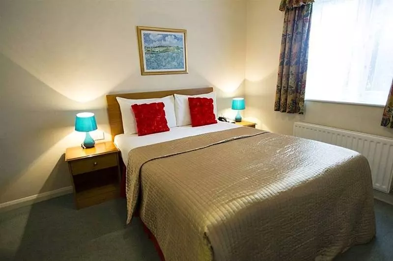 Flexistay Reading West Aparthotel - With Communal Kitchen Use