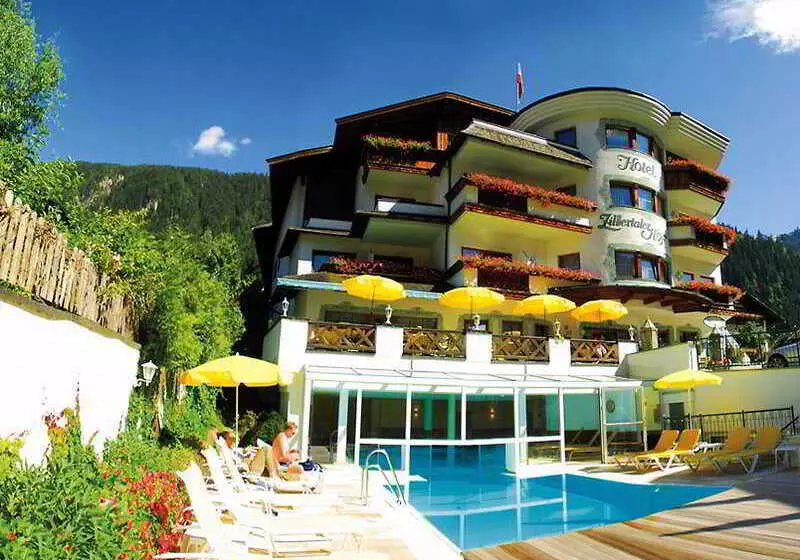 ホテル Alpine Hideaway Zillertalerhof   4 Sterne Superior