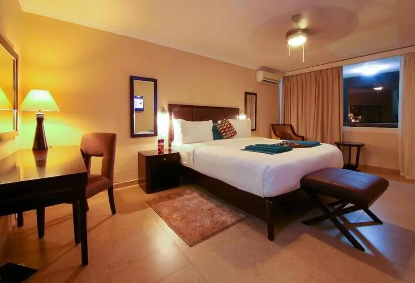 فندق Best Western Plus Accra Beach