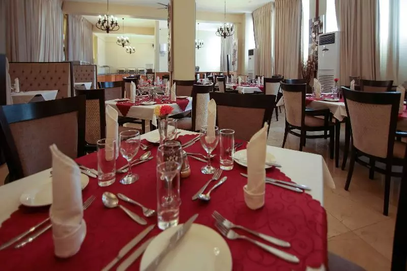 فندق Best Western Plus Accra Beach