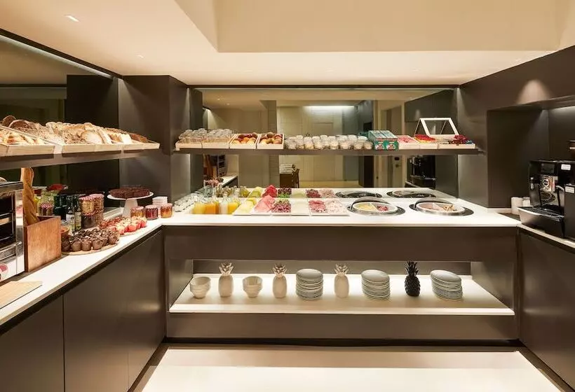 Отель Denit Barcelona