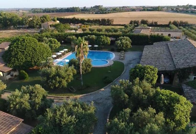 هتل Fattoria Il Borghetto