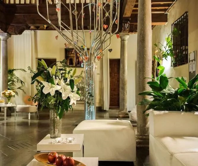 Gar Anat Hotel Boutique