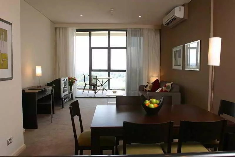 ホテル Meriton Suites George Street, Parramatta