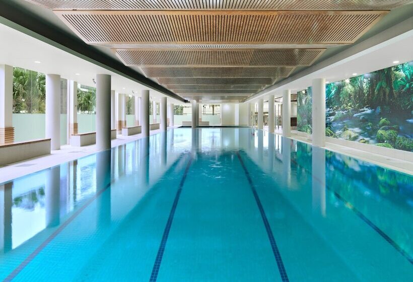 בית מלון כפרי Meriton Suites Waterloo