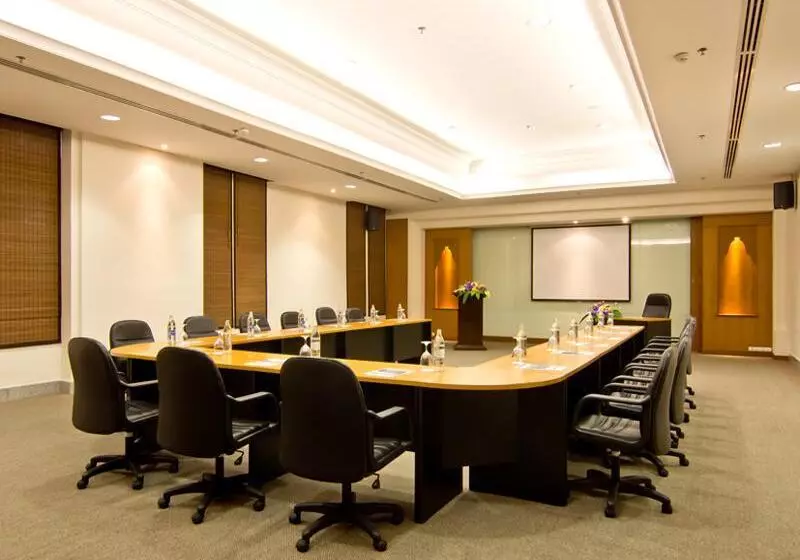 Hotelli Ravindra Beach Resort & Spa Sha Extra Plus