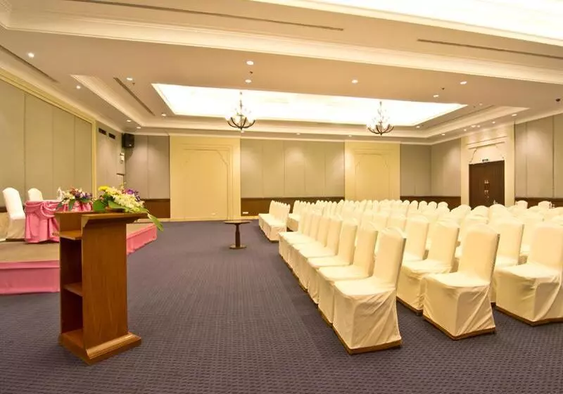 Hotelli Ravindra Beach Resort & Spa Sha Extra Plus