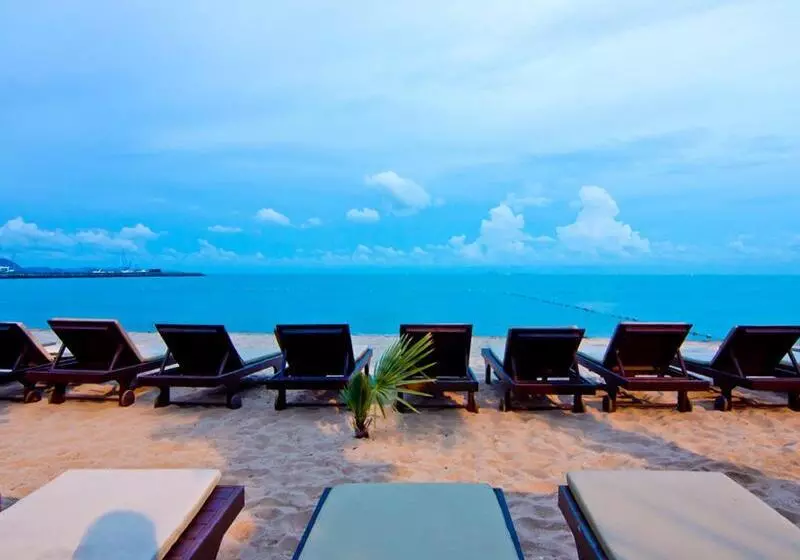 Hotelli Ravindra Beach Resort & Spa Sha Extra Plus