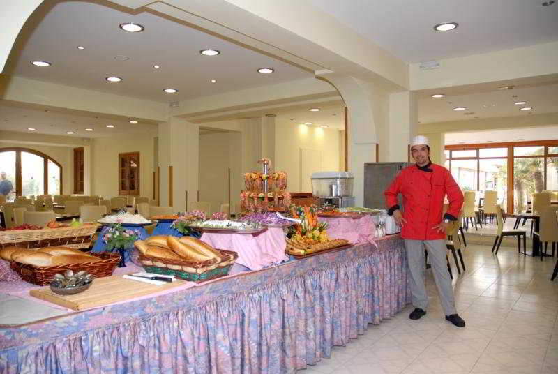 Отель Roda Garden Village