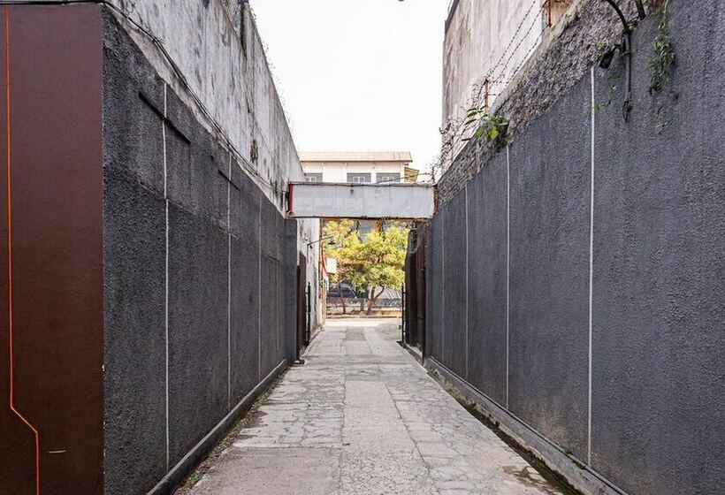 פנסיון Reddoorz Near Alun Alun Bandung 2