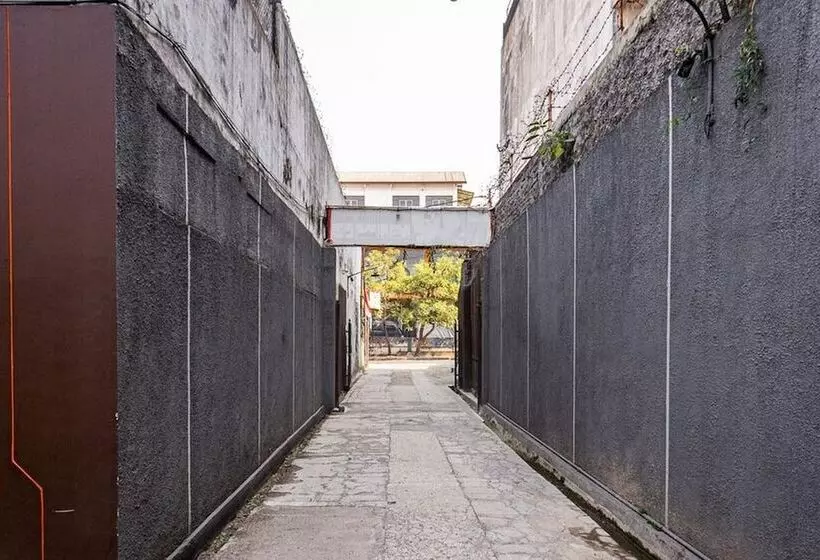 ペンション Reddoorz Near Alun Alun Bandung 2