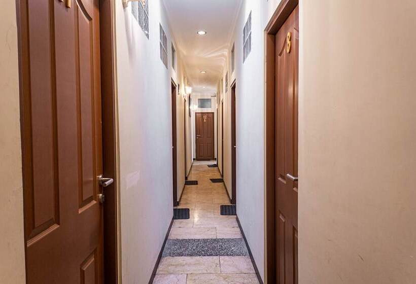 פנסיון Reddoorz Near Alun Alun Bandung 2