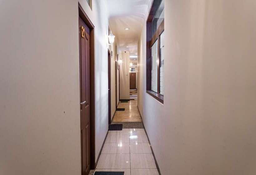 פנסיון Reddoorz Near Alun Alun Bandung 2