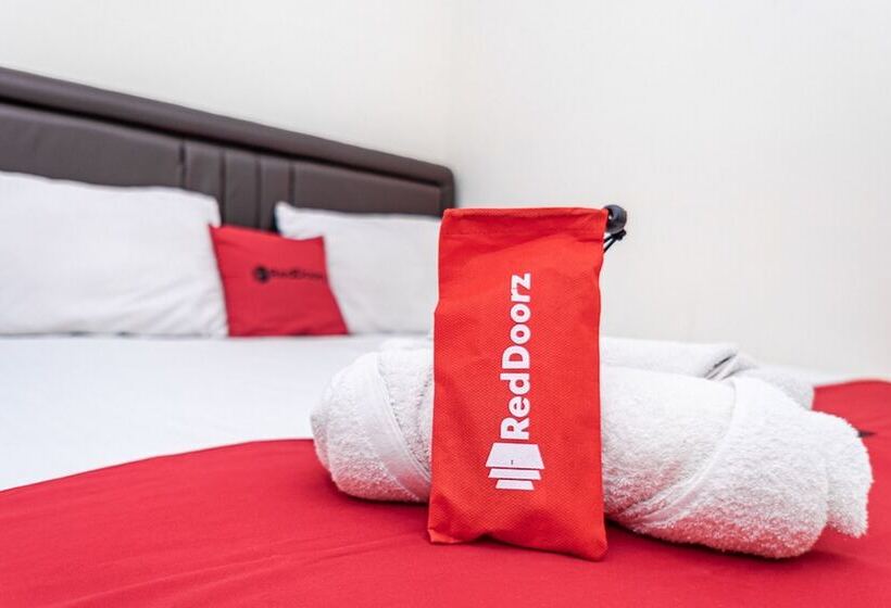 פנסיון Reddoorz Near Alun Alun Bandung 2