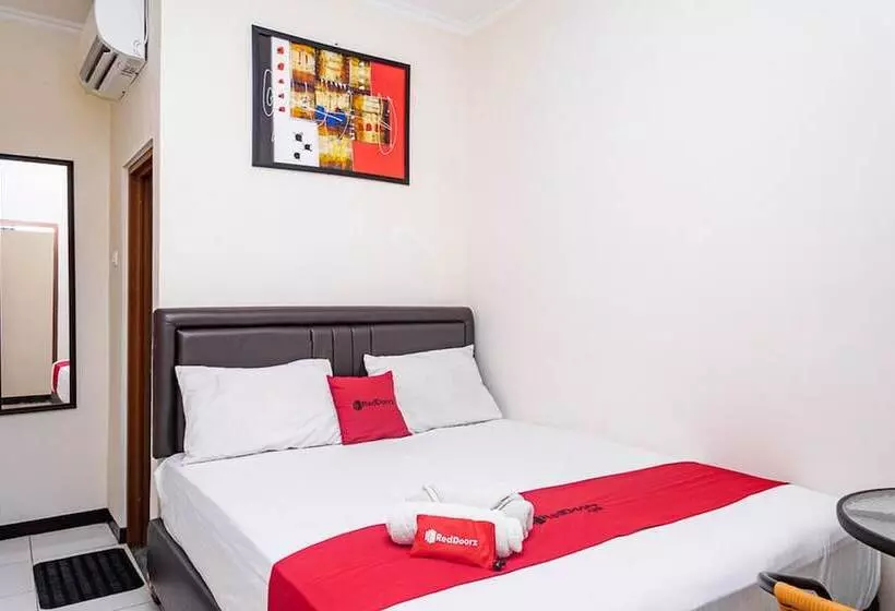ペンション Reddoorz Near Alun Alun Bandung 2