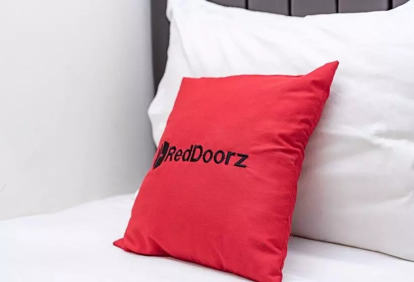 ペンション Reddoorz Near Alun Alun Bandung 2