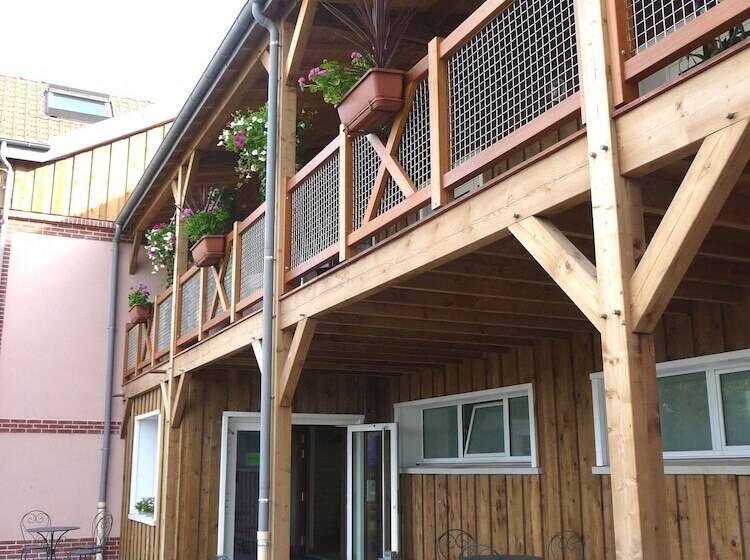 Отель Clos De La Vaupalière Rouen