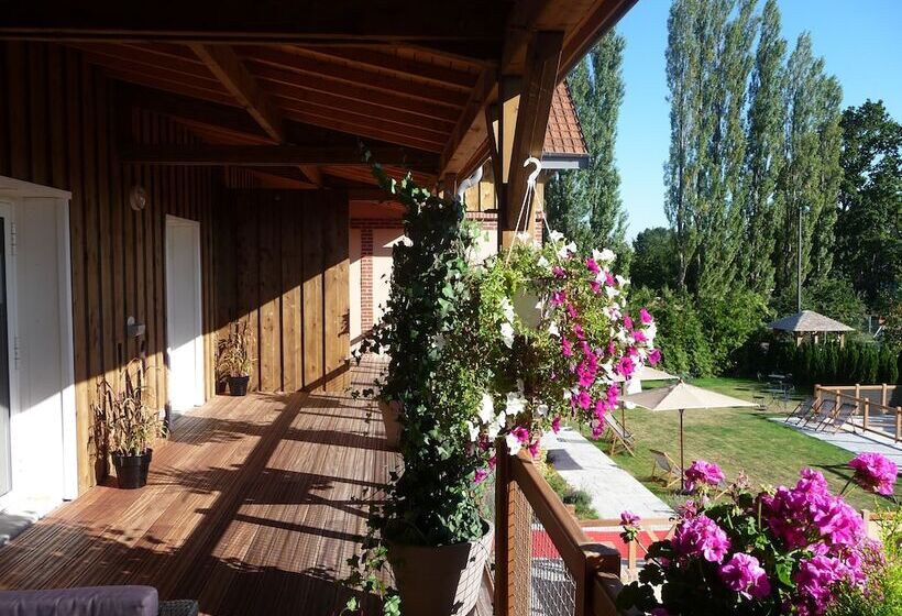 Отель Clos De La Vaupalière Rouen