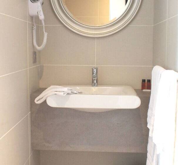 Отель Clos De La Vaupalière Rouen