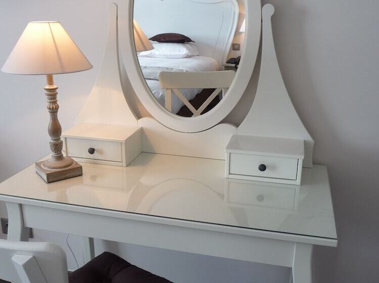 Отель Clos De La Vaupalière Rouen