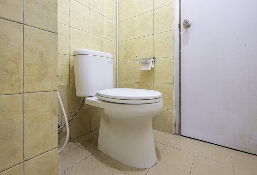 Hotell Oyo 1568 Stasiun Ka Cirebon Guest House