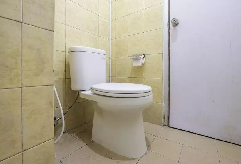 ホテル Oyo 1568 Stasiun Ka Cirebon Guest House