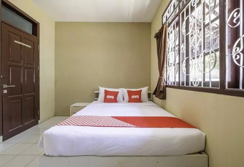 ホテル Oyo 1568 Stasiun Ka Cirebon Guest House