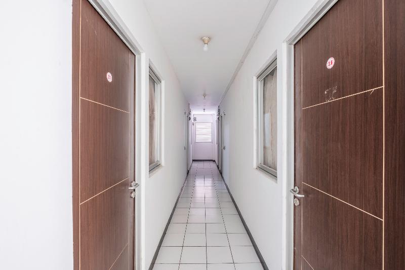 Hotell Oyo 1568 Stasiun Ka Cirebon Guest House