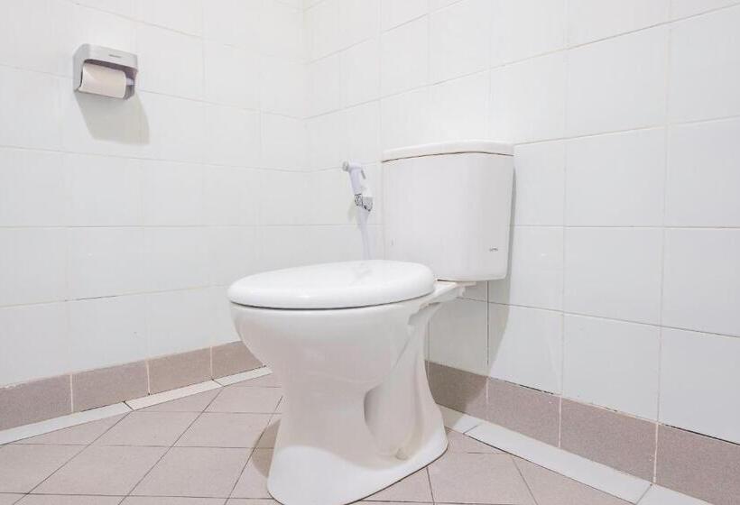 Hotell Oyo 1568 Stasiun Ka Cirebon Guest House