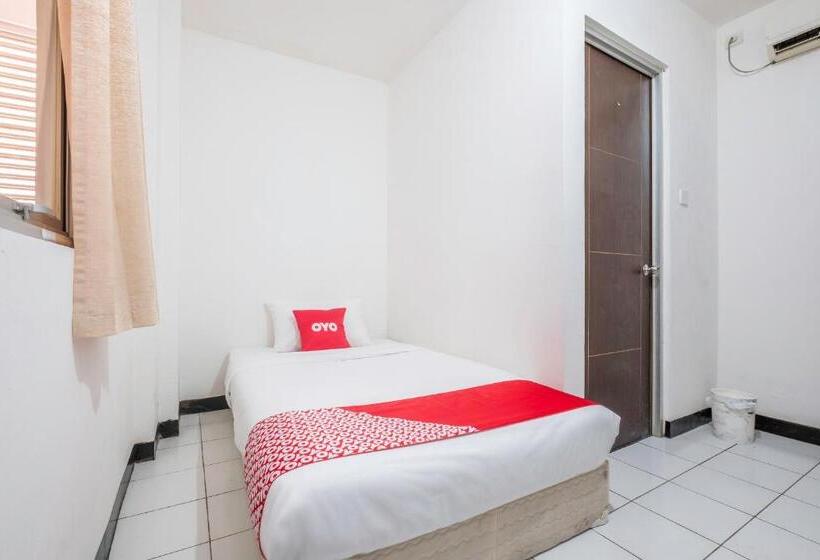 Hotell Oyo 1568 Stasiun Ka Cirebon Guest House