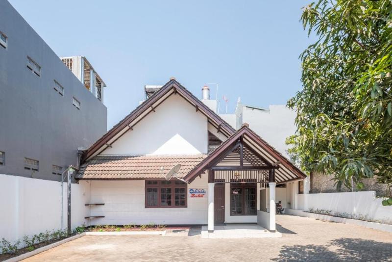 Hotell Oyo 1568 Stasiun Ka Cirebon Guest House