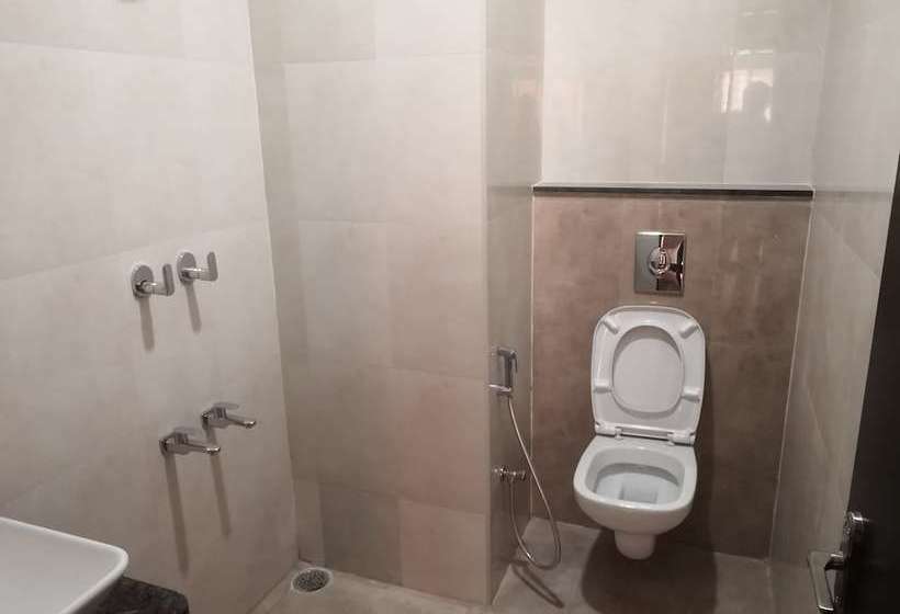 هتل Royal Regency Lodge